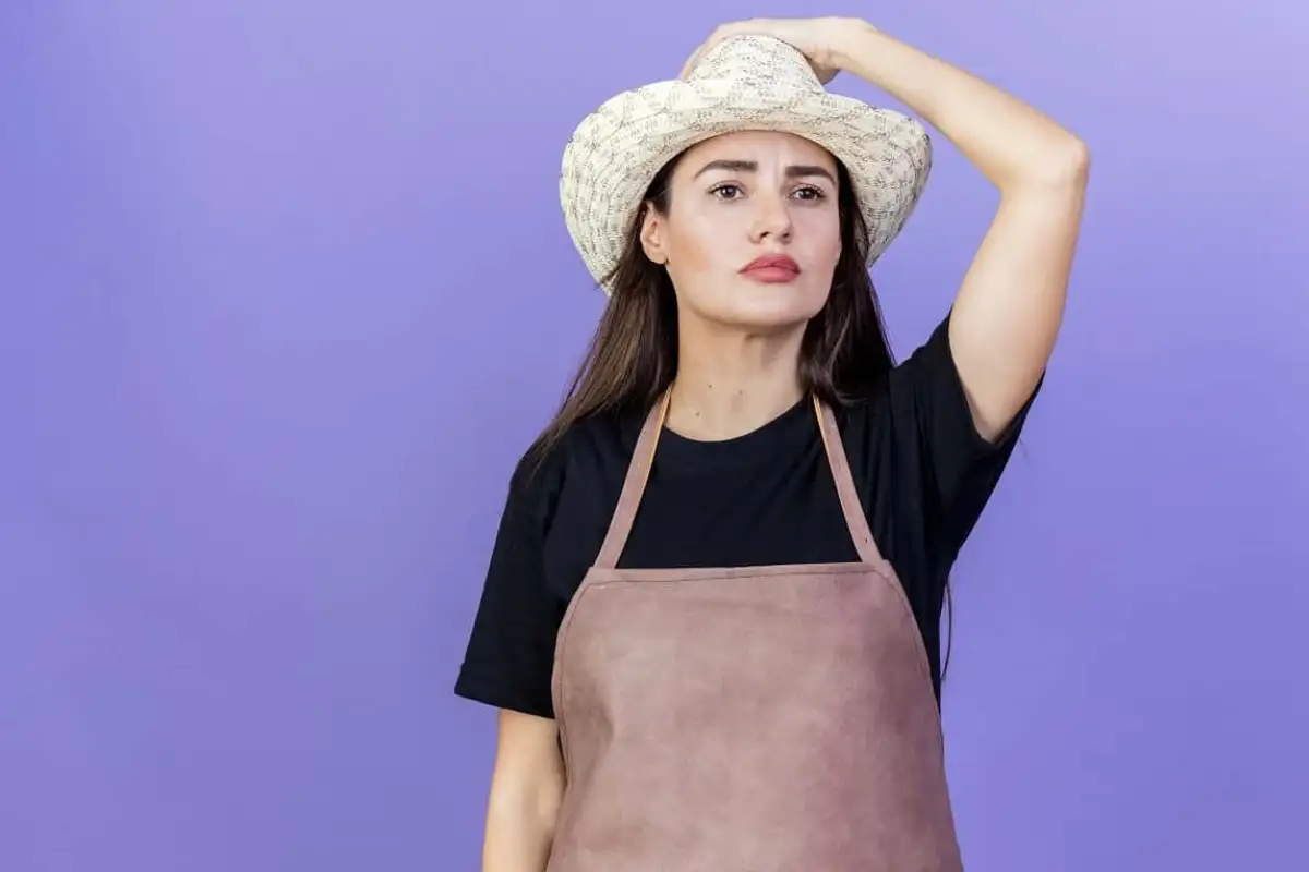 Leather Aprons vs. Canvas - Leather Mingle
